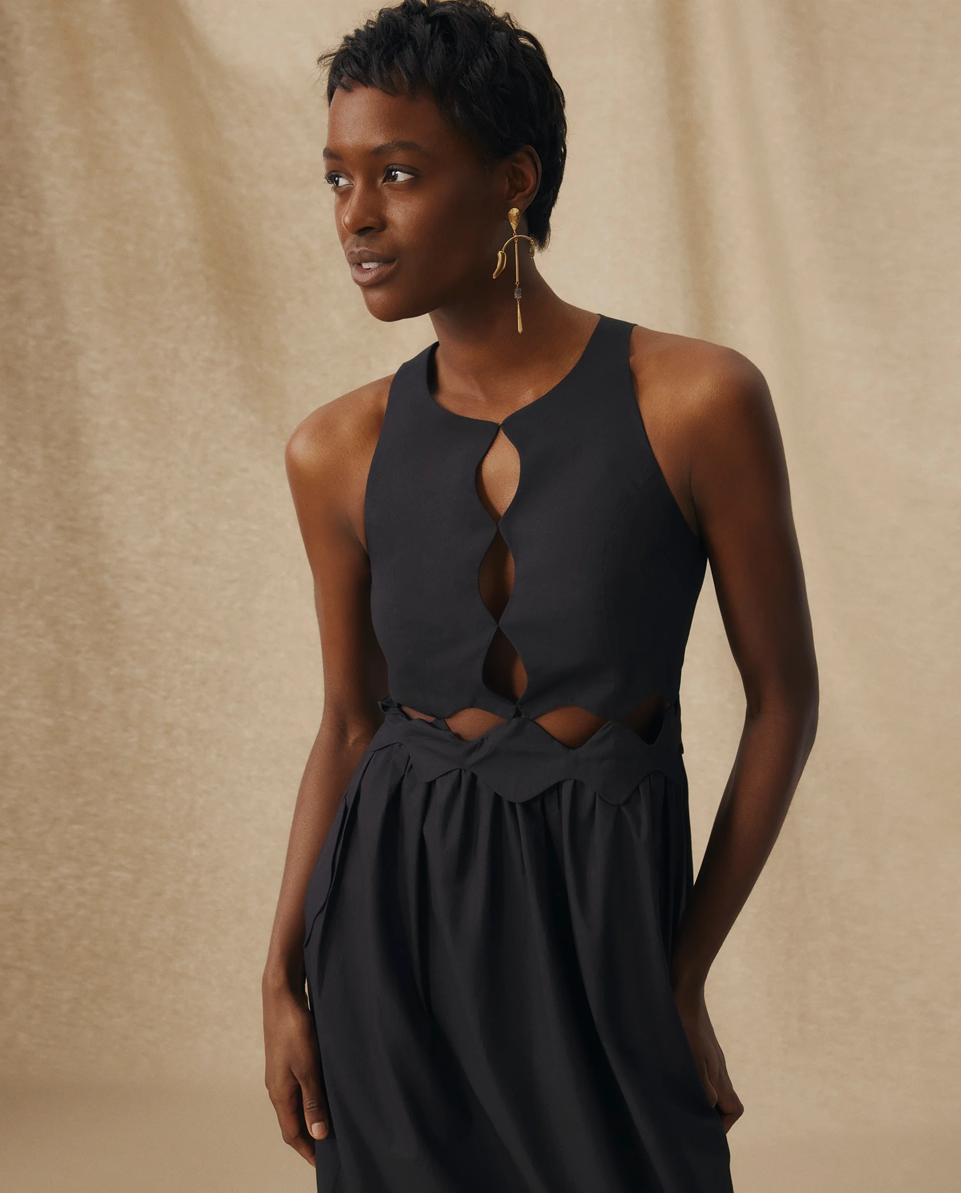 ANUSHA | Black Cut-Out Scallop Cotton Midi Dress - Image 2