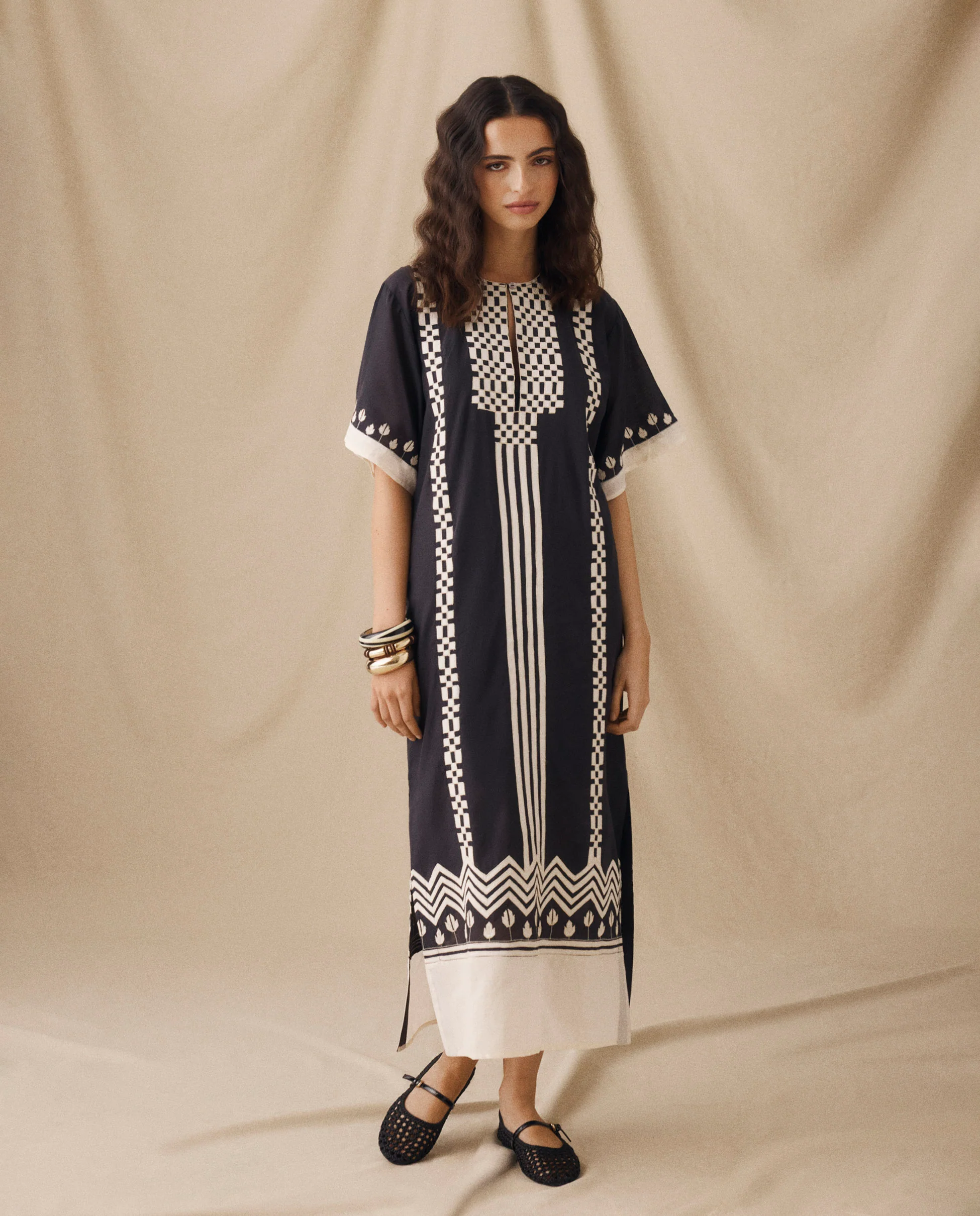 TAMANNA | Black Geo Embroidered Tunic